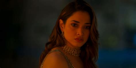 jee karda nude scene|Tamannaah strips nude in sex scenes of Jee Karda: Watch